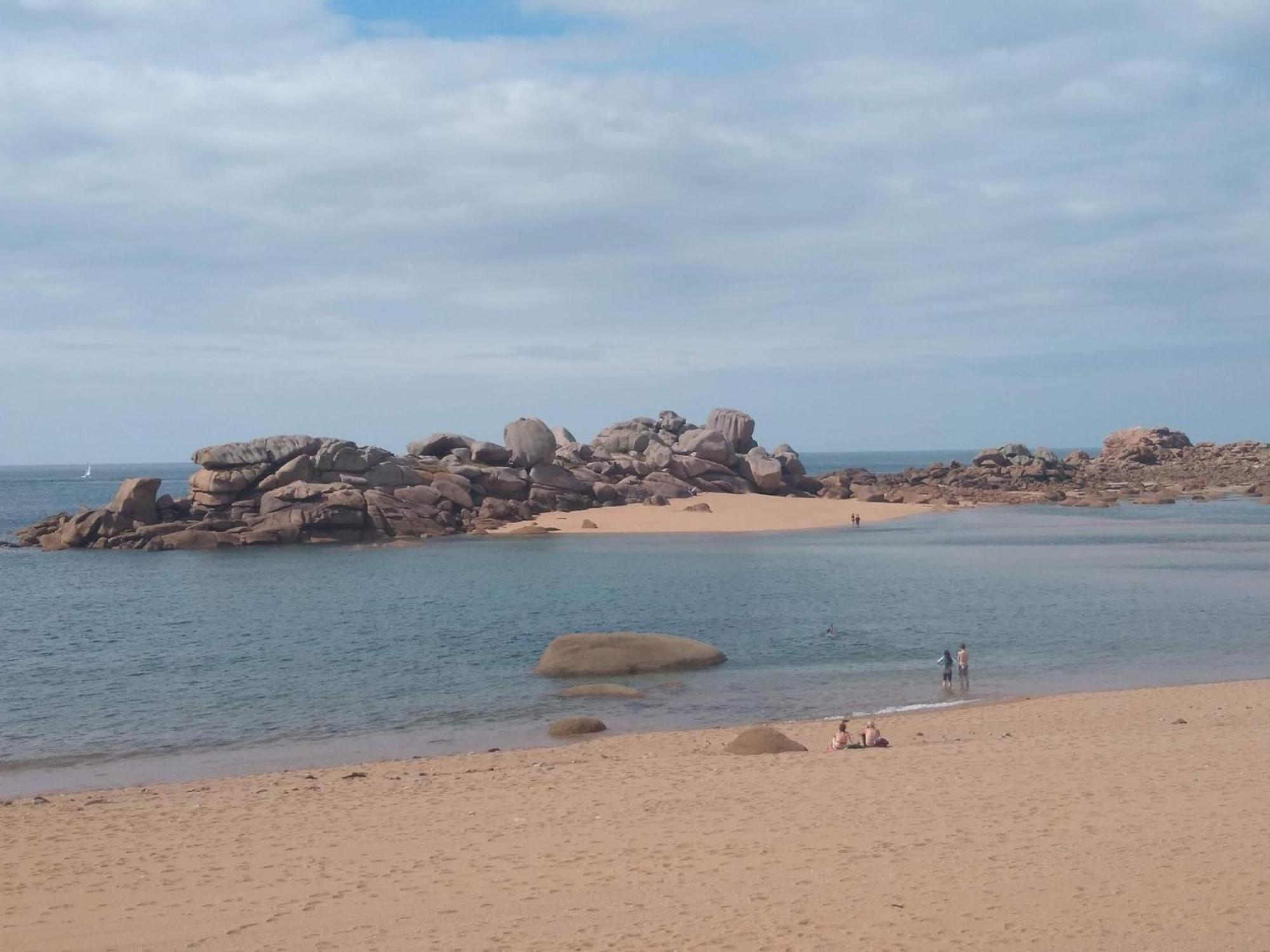 Holiday Home In A Quiet Location Near The Coast เพลอเมอร์-โบดู ภายนอก รูปภาพ