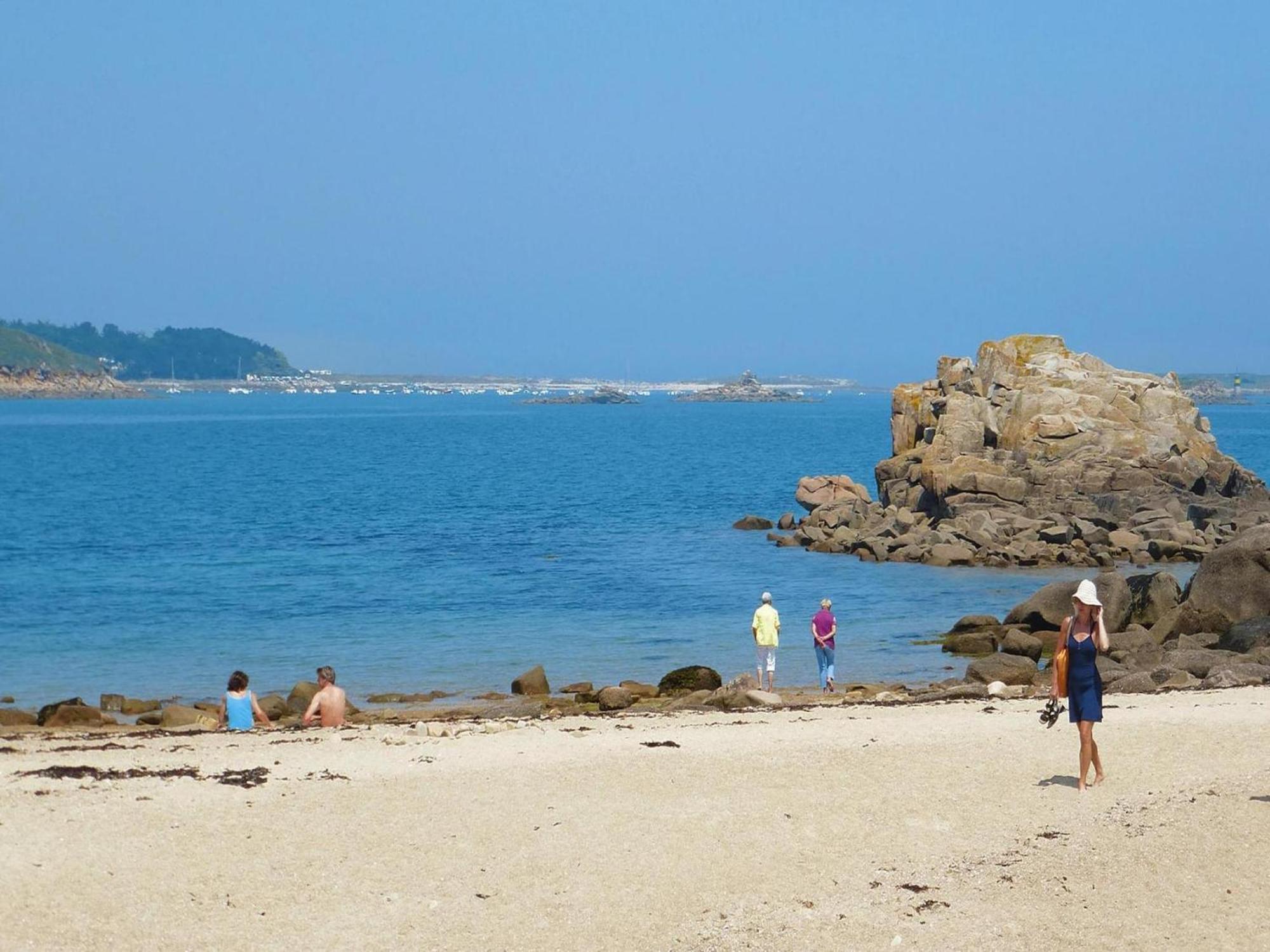 Holiday Home In A Quiet Location Near The Coast เพลอเมอร์-โบดู ภายนอก รูปภาพ